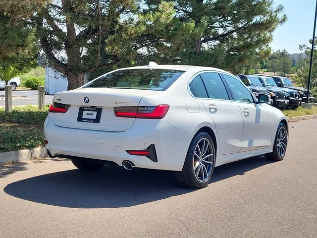 Used 2019 Alpine White BMW 330i xDrive image 3