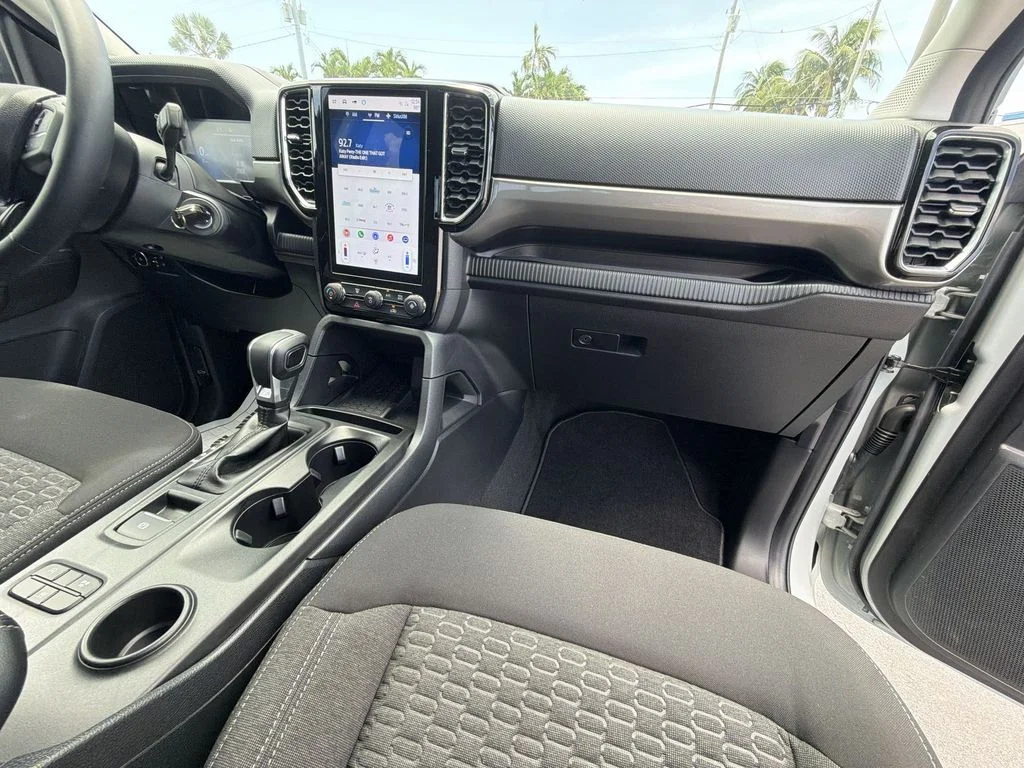 Used 2024 Green Ford XLT image 35
