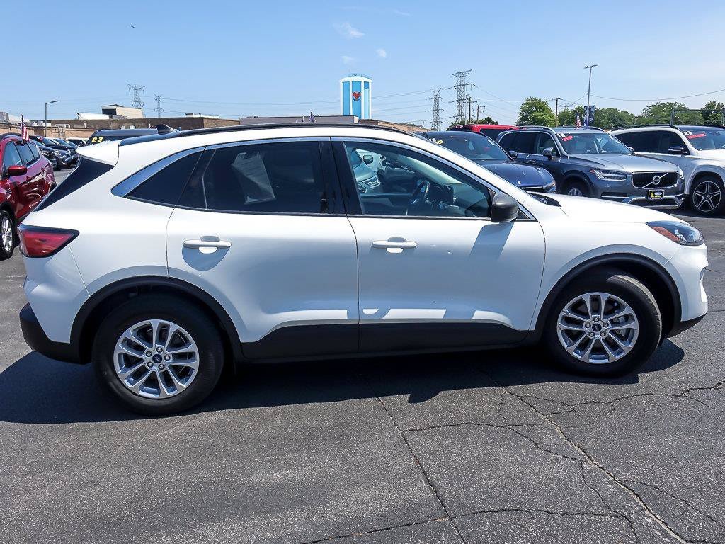 Used 2022 White Metallic Ford SE Hybrid image 11