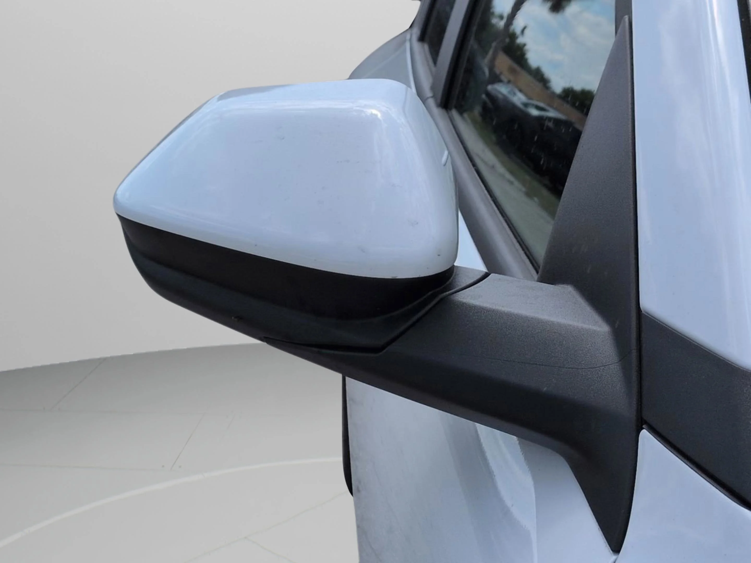 New 2026 Snow White Pearl Kia LXS image 12