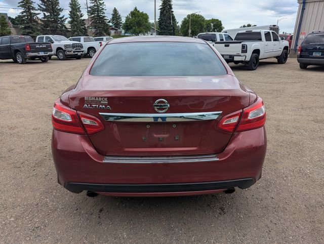 Used 2016 Red Nissan 2.5 S image 12
