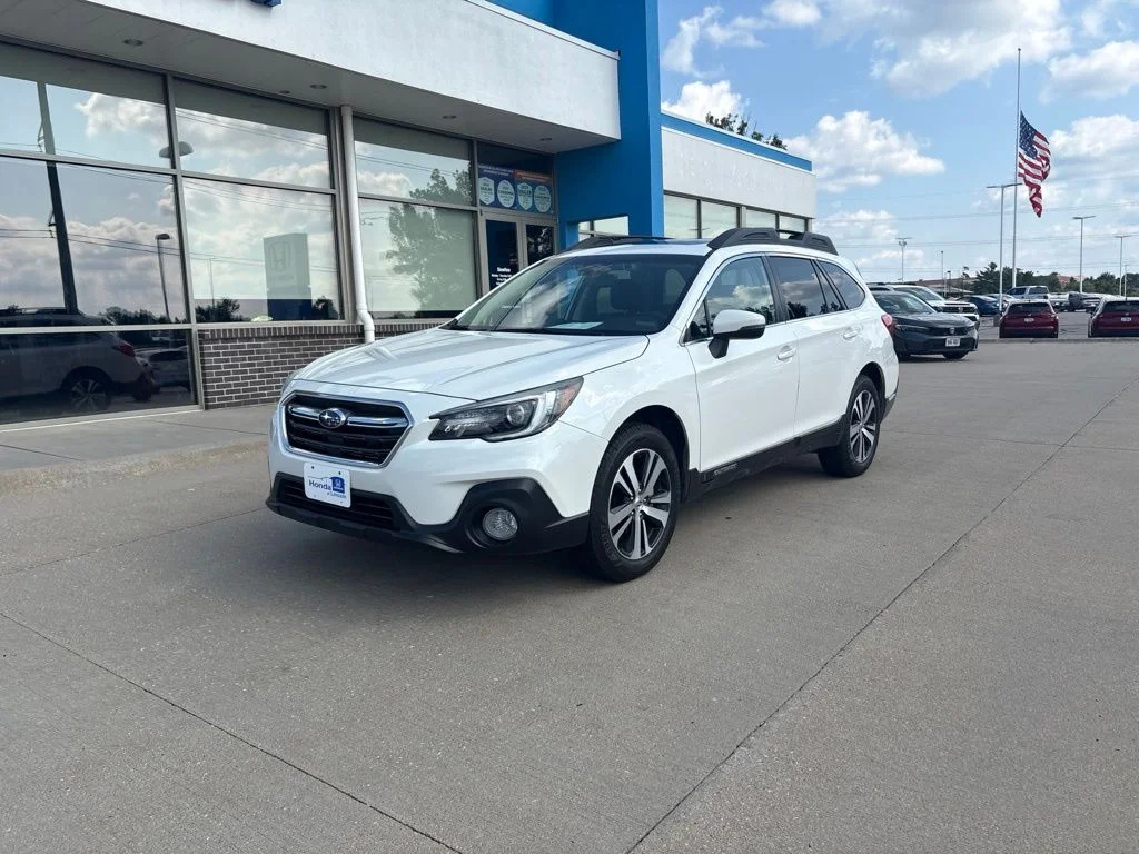 Used 2019 White Subaru 2.5i Limited image 1