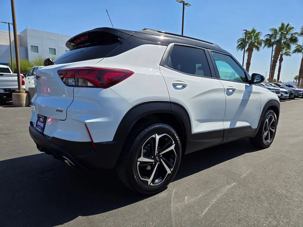 Used 2021 SUMMIT WHITE Chevrolet RS image 6