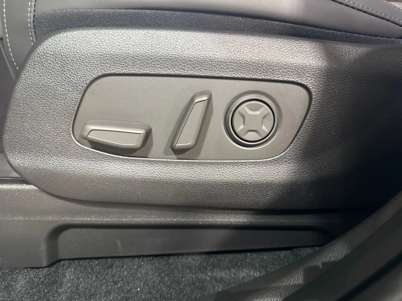 New 2026 Aurora Black Kia EX image 23