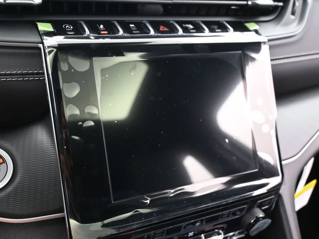 New 2026 Diamond Black Crystal Pearl-Coat Exterior Paint Jeep Laredo X image 18