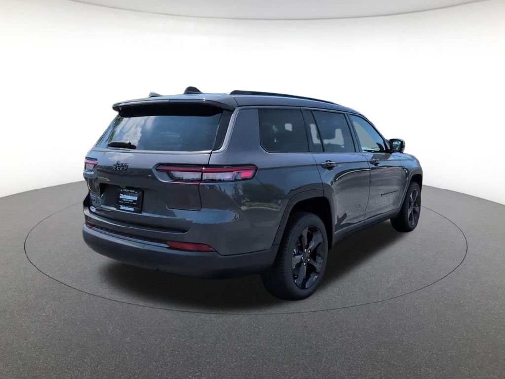 New 2026 Baltic Gray Metallic Clear-Coat Exterior Paint Jeep Limited image 6