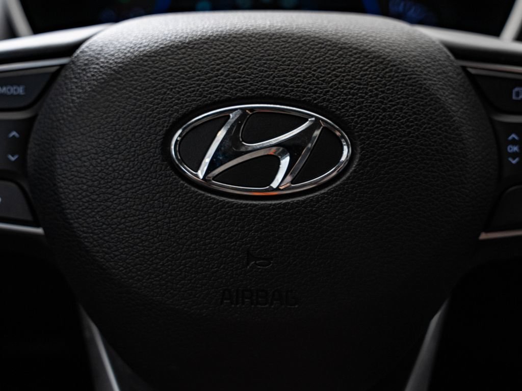 Used 2020 Shimmering Silver Pearl Hyundai SEL image 32