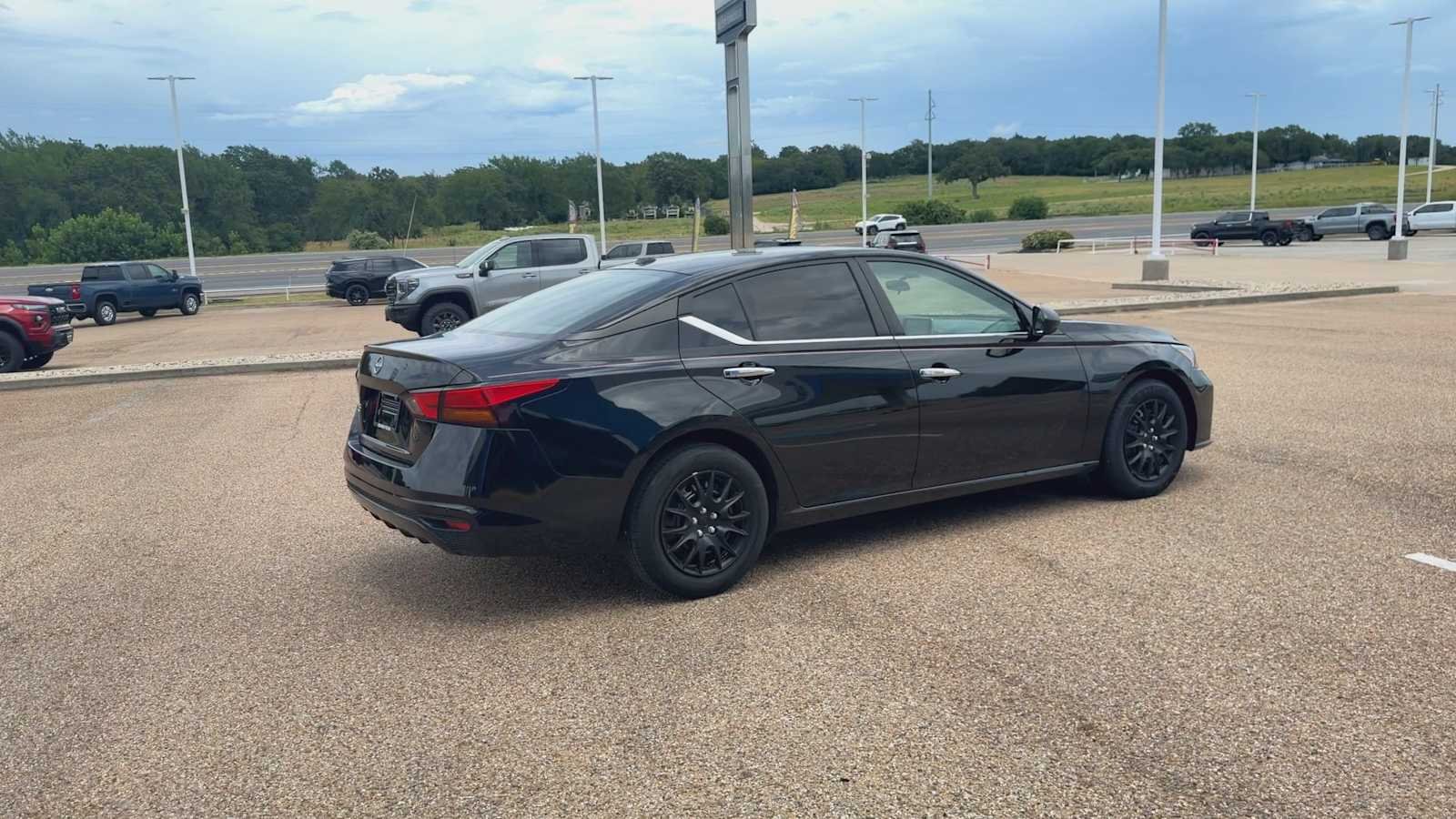 Used 2025 Super Black Nissan S image 8