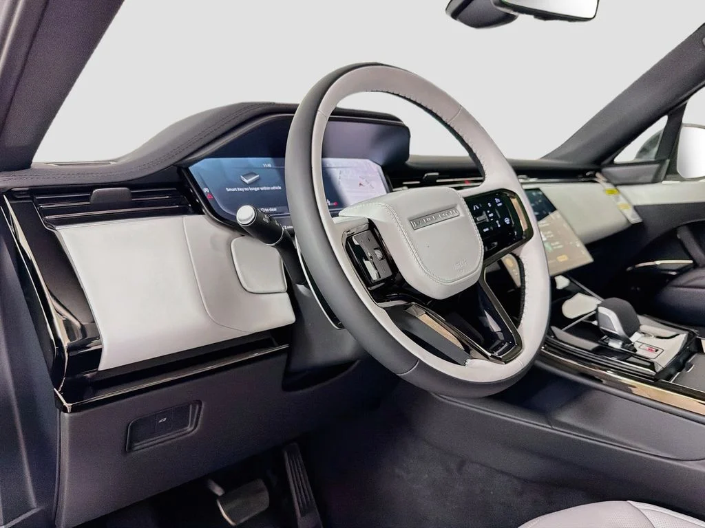 New 2026 Carpathian Grey Land Rover Dynamic SE image 9