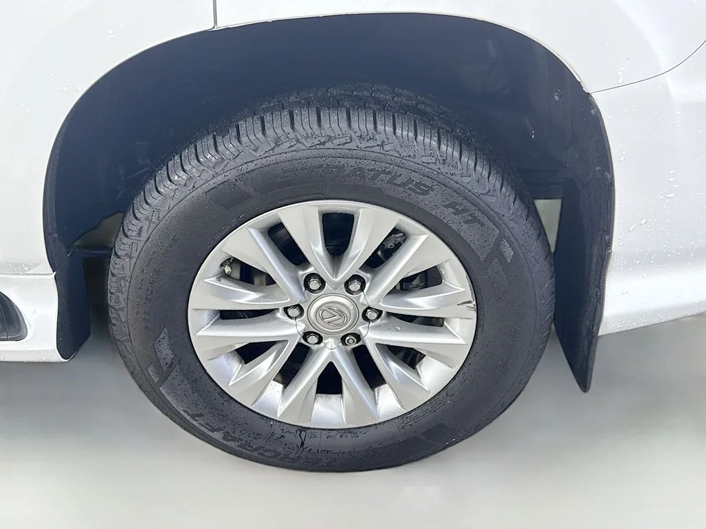 Used 2019 Starfire Pearl Lexus Premium image 32