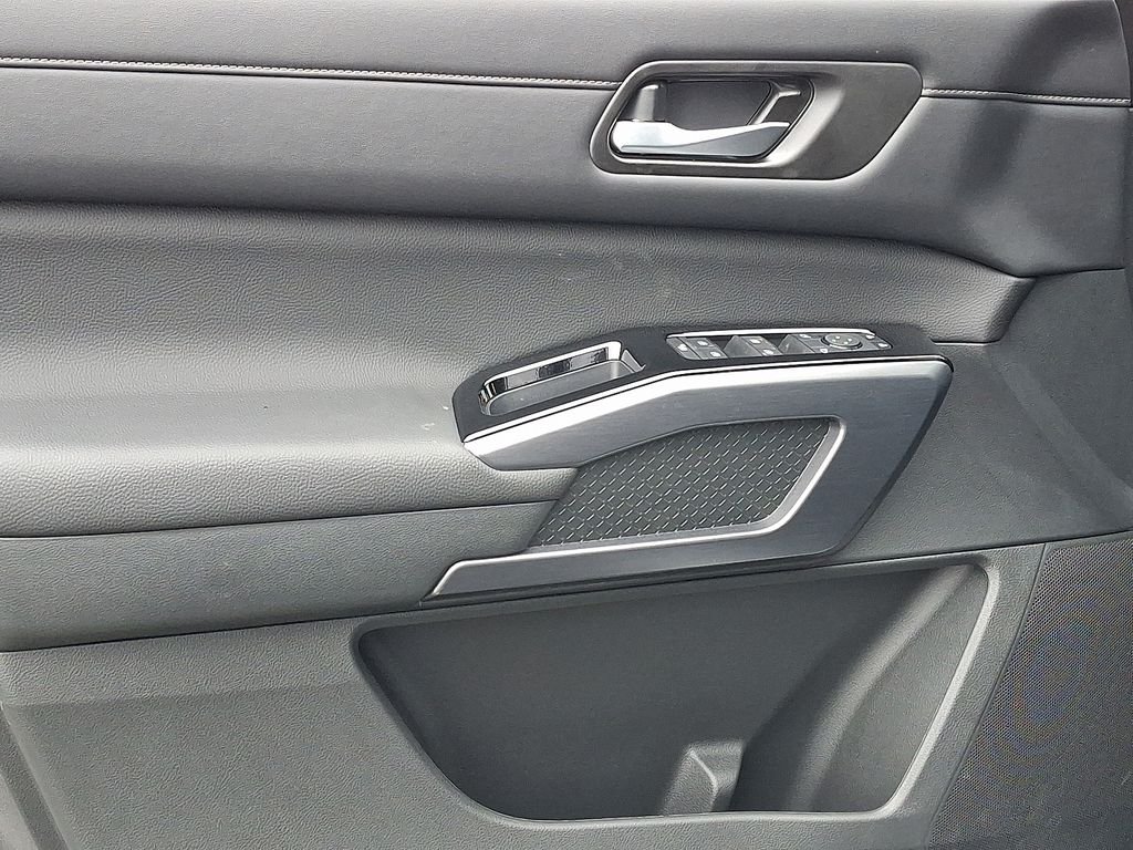 New 2026 Gray Nissan SL image 9