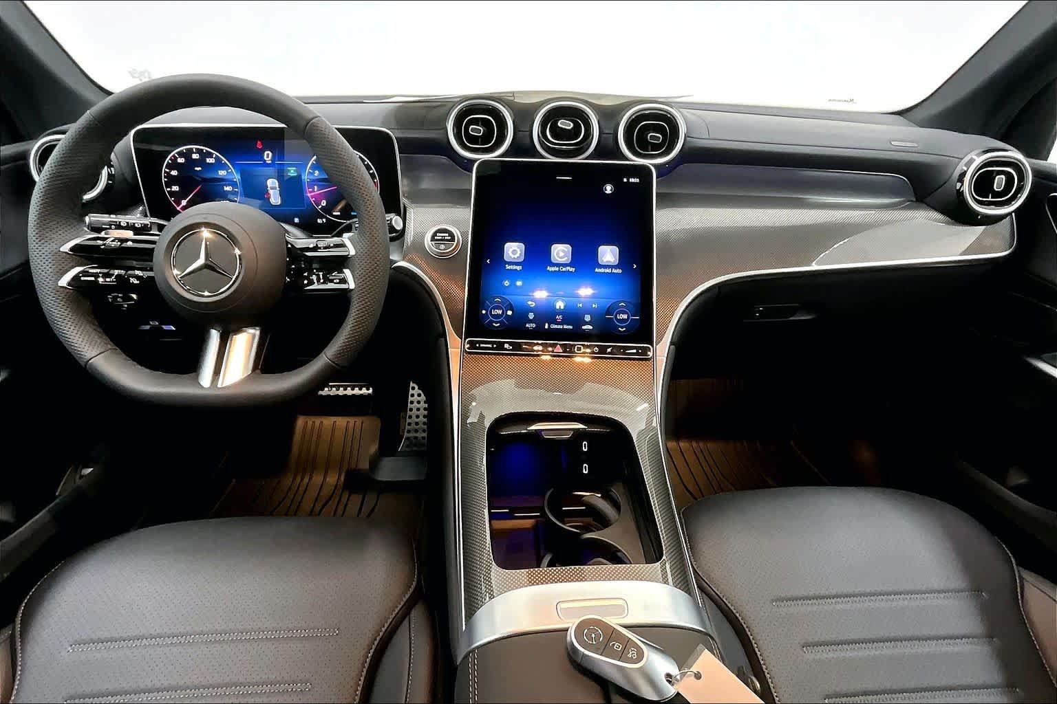 New 2026 Black Mercedes-Benz GLC 300 image 5