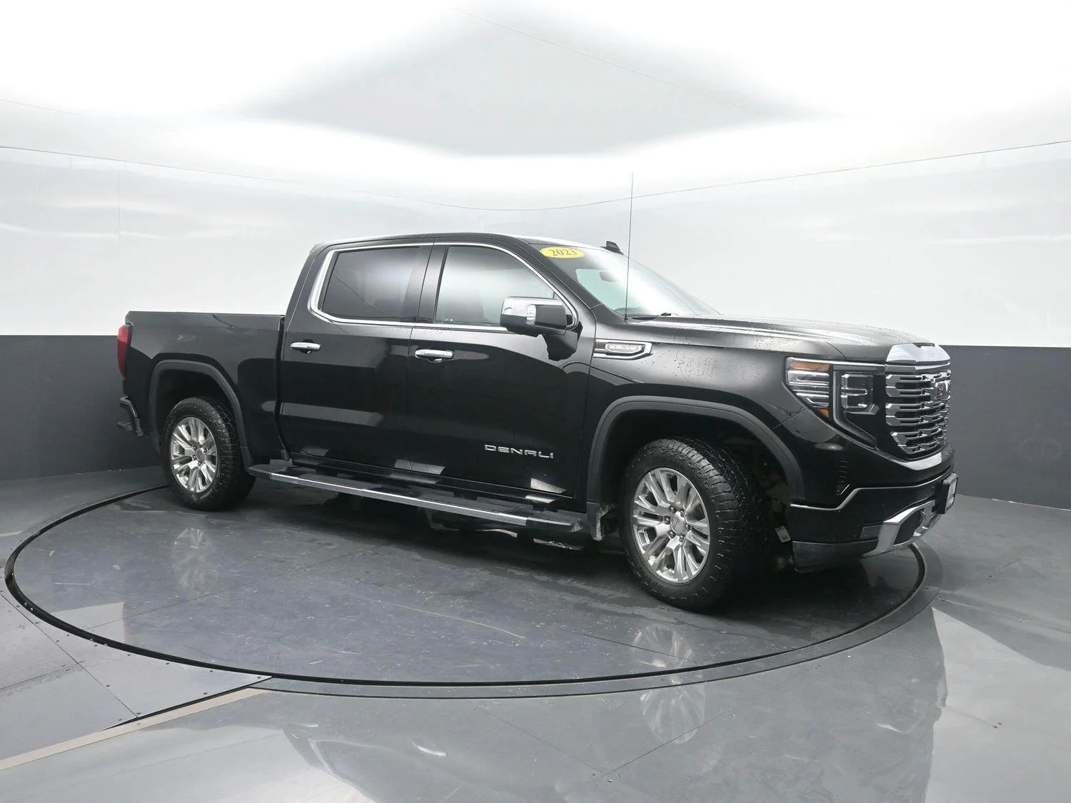 Used 2023 Onyx Black GMC Denali image 4