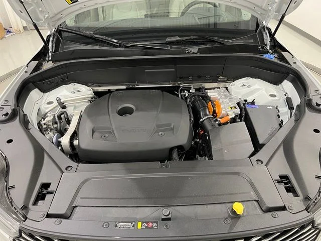 New 2026 Crystal White Volvo Ultra image 25