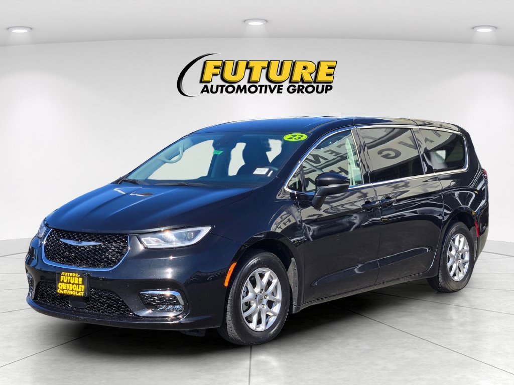 Used 2023 Black Chrysler Touring L image 8