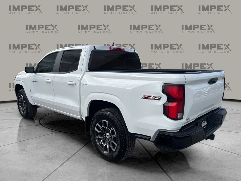 Used 2024 White Chevrolet Z71 image 3