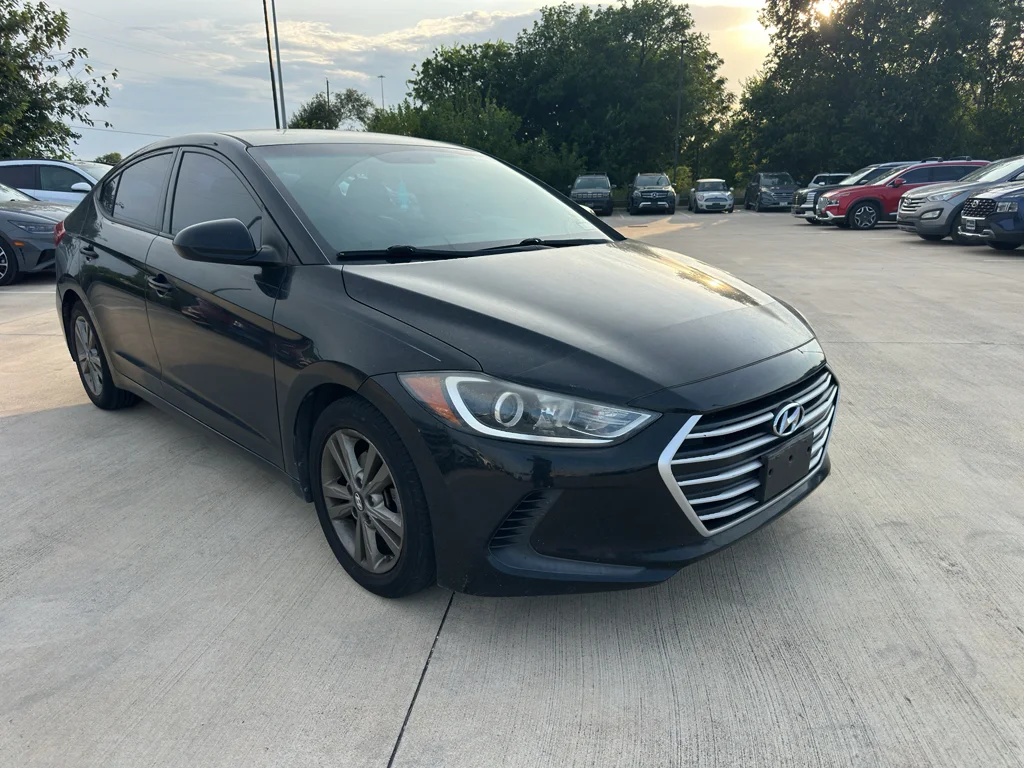 Used 2017 Phantom Black Hyundai SE image 3
