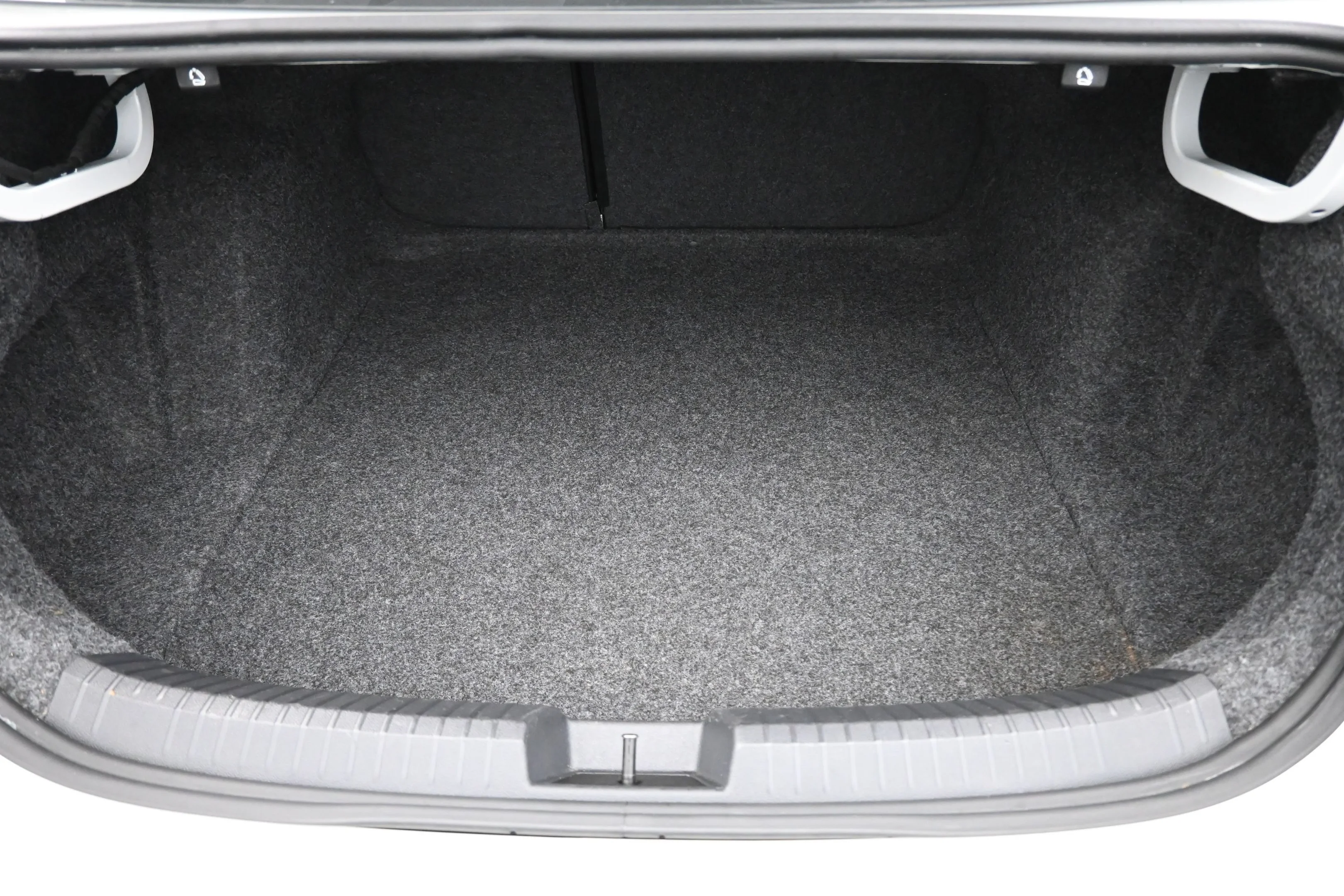 Used 2025 White Volkswagen Sport image 23