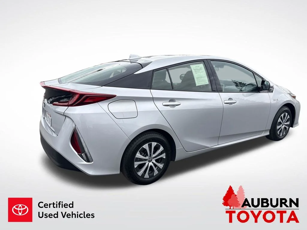 Certified Used 2020 Classic Silver Metallic Toyota LE image 9