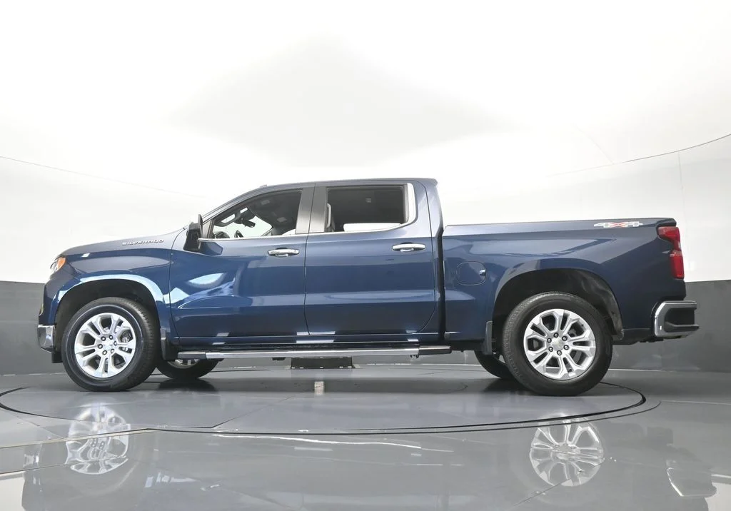 Used 2022 Northsky Blue Metallic Chevrolet LTZ image 63