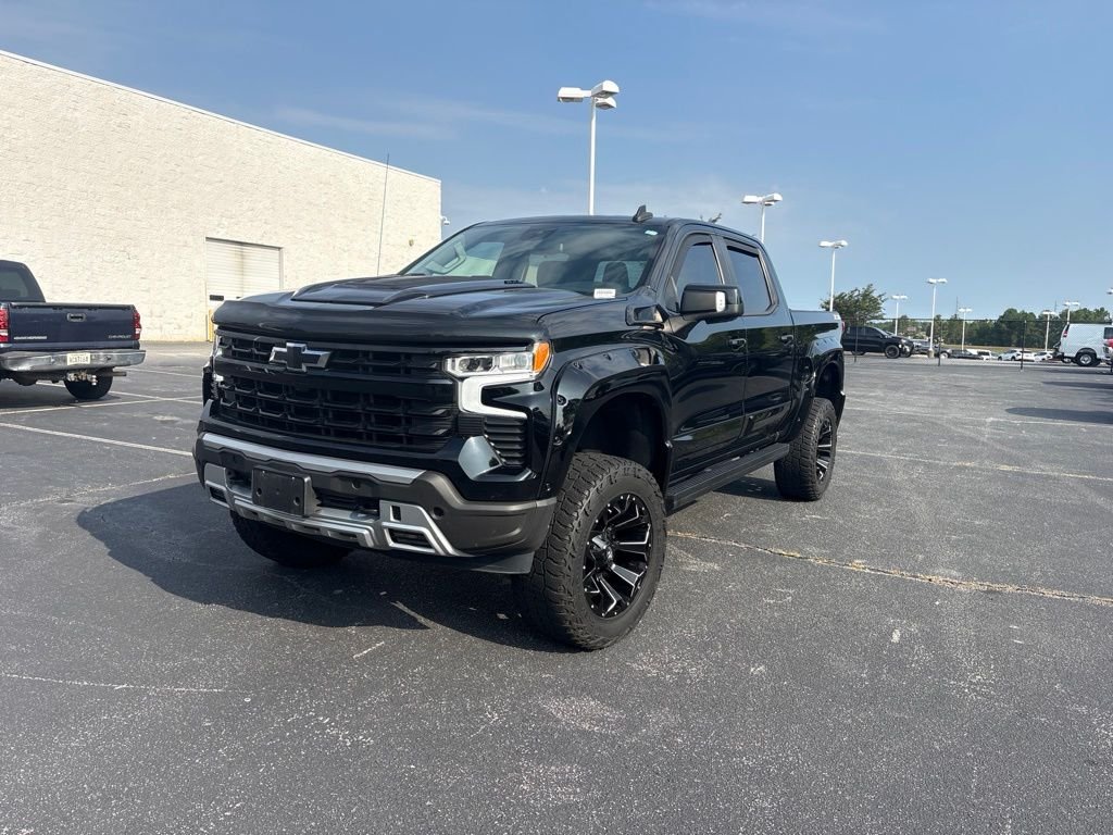 Used 2022 Black Chevrolet RST image 8