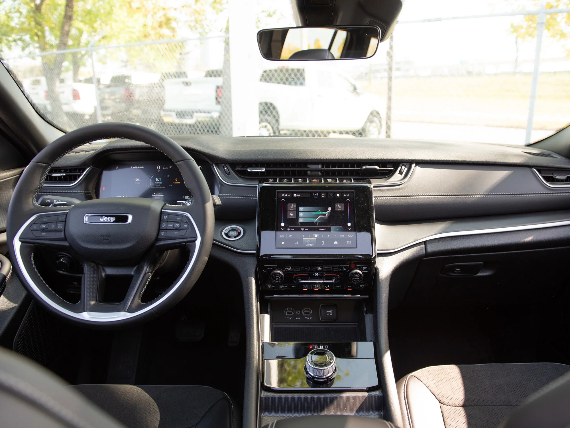 New 2025 White Jeep Altitude* 4x4, Sunroof, Heated Leather, Wireless Charging Pad image 6
