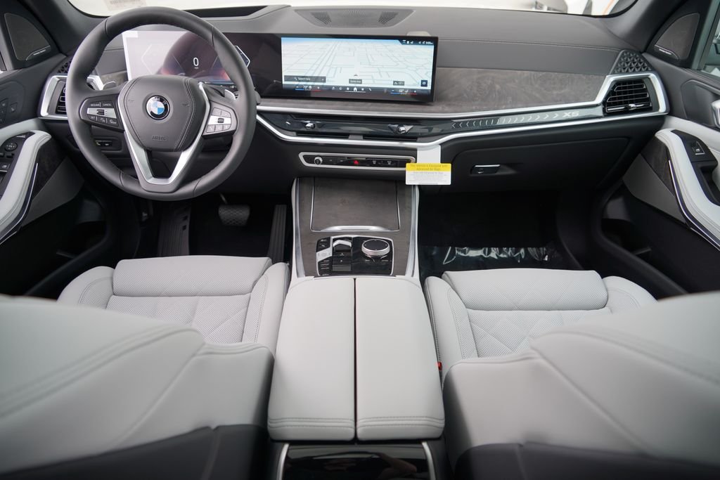 New 2026 Alpine White BMW sDrive40i image 12