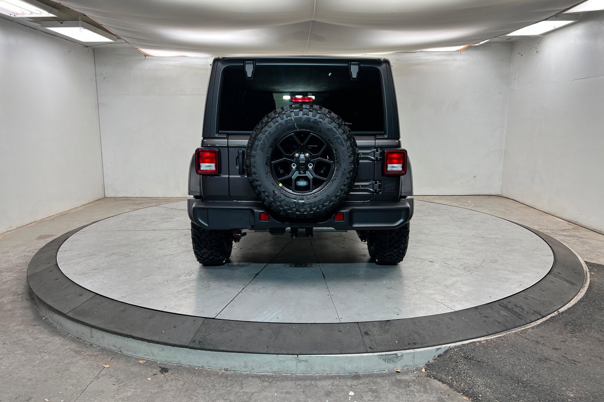 New 2026 Granite Crystal Metallic Clear-Coat Exterior Paint Jeep Willys image 5