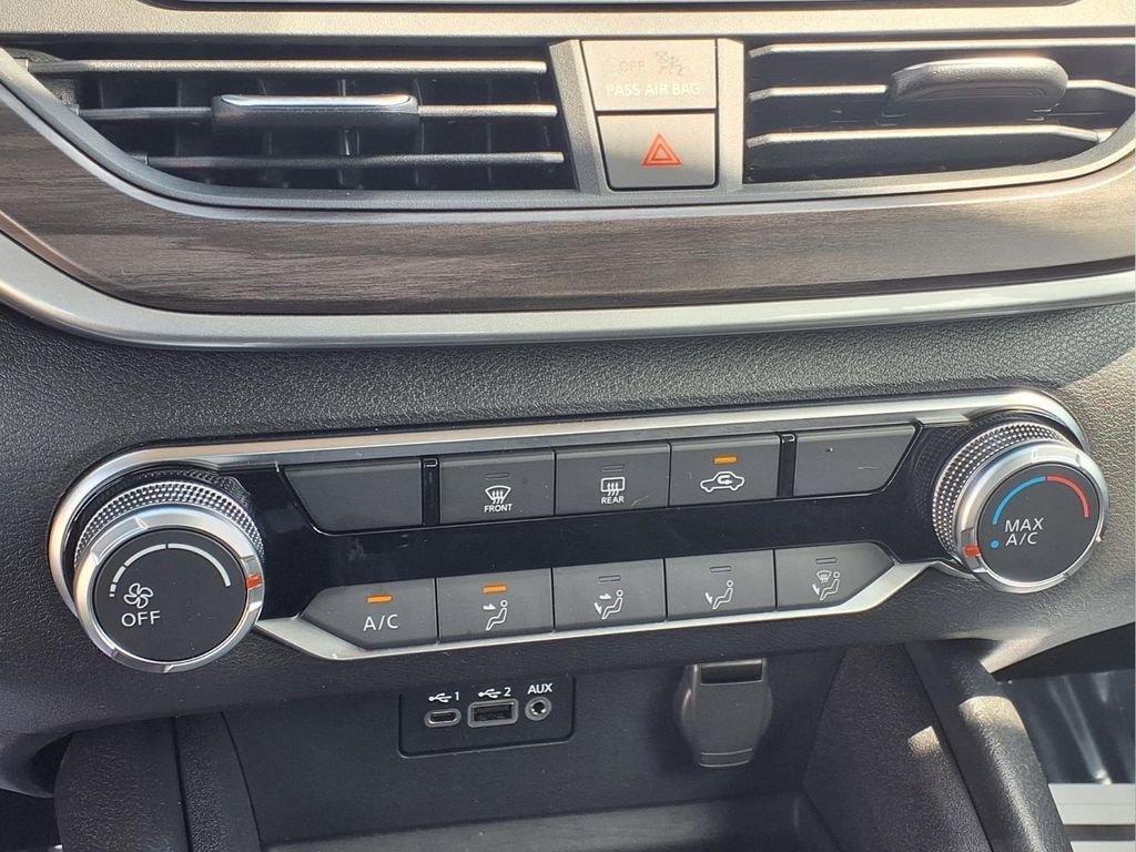 Used 2025 Gray Nissan SV FWD image 12