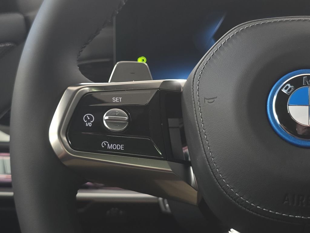 2026 BMW 7 Series 750e - Photo 12