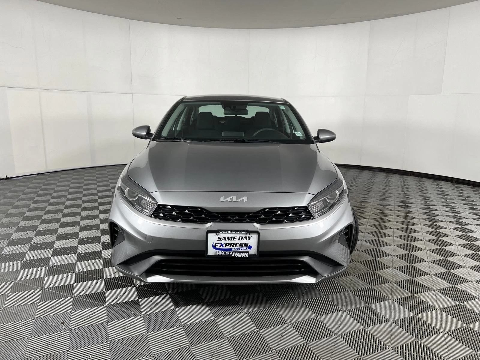 Certified Used 2024 Steel Gray Kia LXS image 5