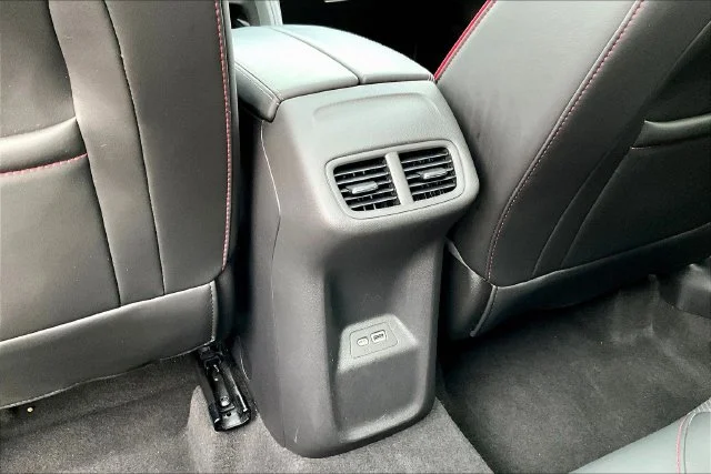 Used 2023 Black Buick Essence image 10