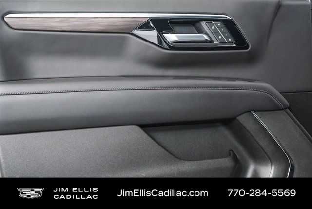 Used 2025 Summit White Chevrolet LT image 6