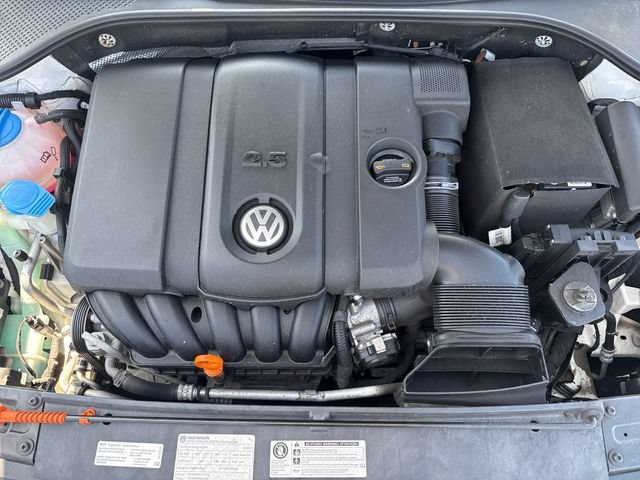 Used 2013 Candy White Volkswagen SEL image 29