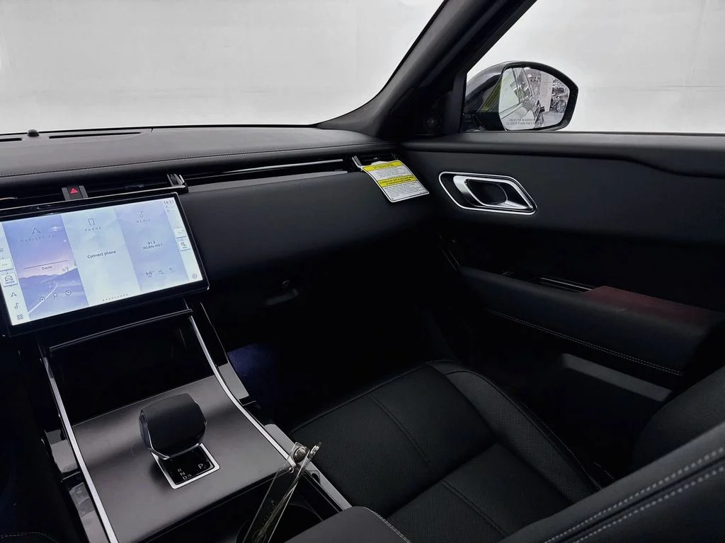 New 2026 Santorini Black Land Rover Belgravia Edition image 24