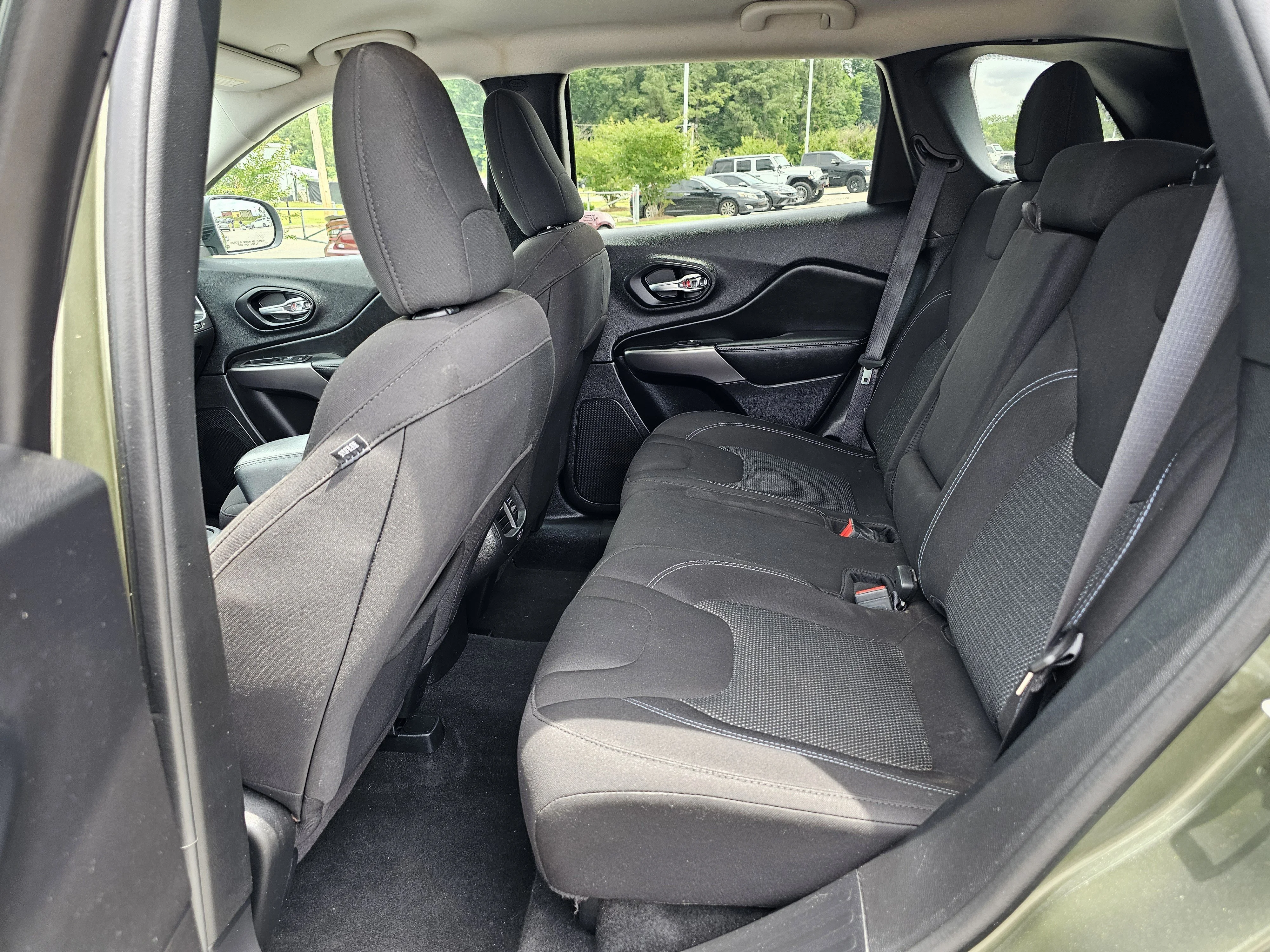 2021 Jeep Cherokee Latitude - Photo 29