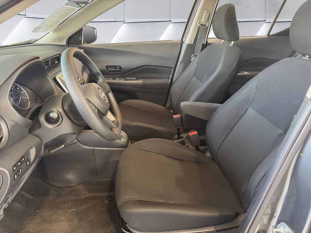 Used 2025 Gray Nissan S image 7