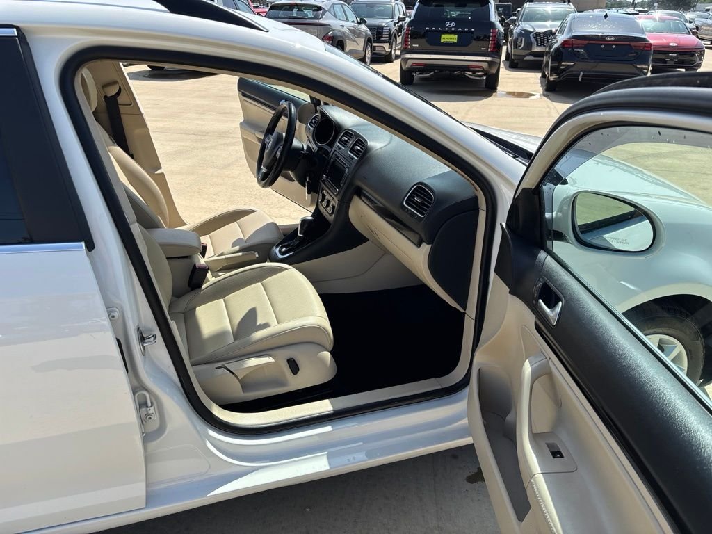 Used 2013 Candy White Volkswagen 2.5L SE image 30