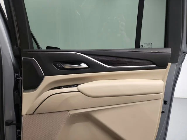 Used 2023 Silver Cadillac Premium image 41