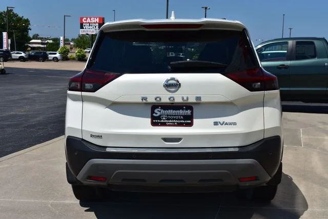 Used 2021 White Nissan SV image 6