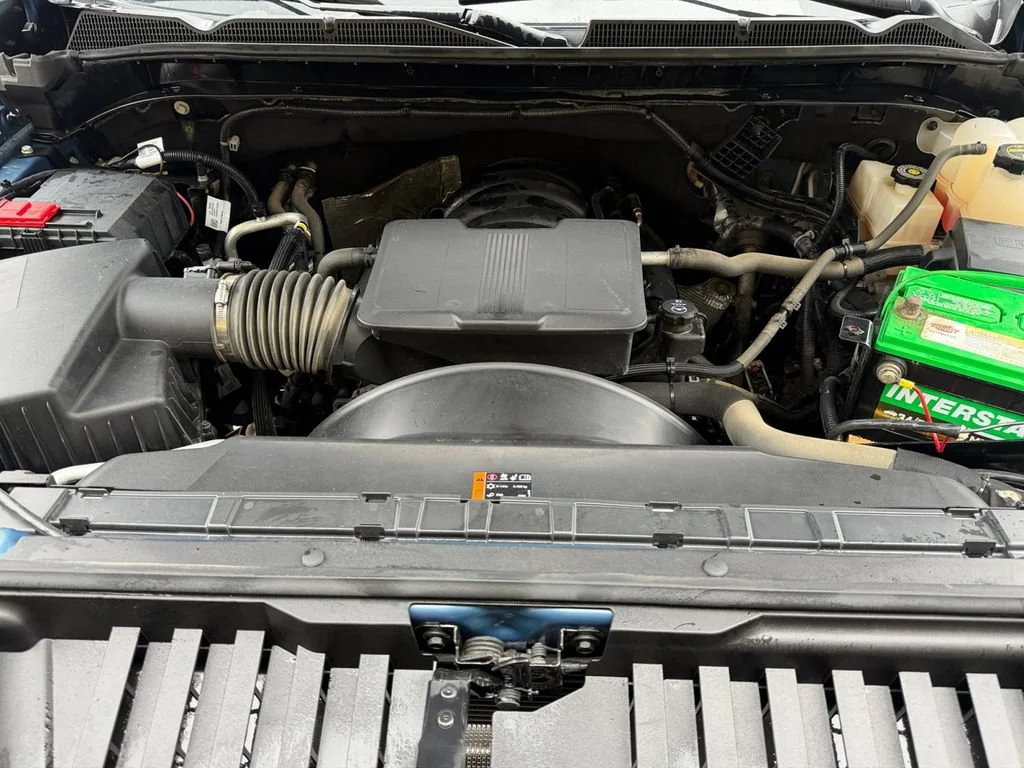 Used 2024 Downpour Metallic GMC SLE image 13