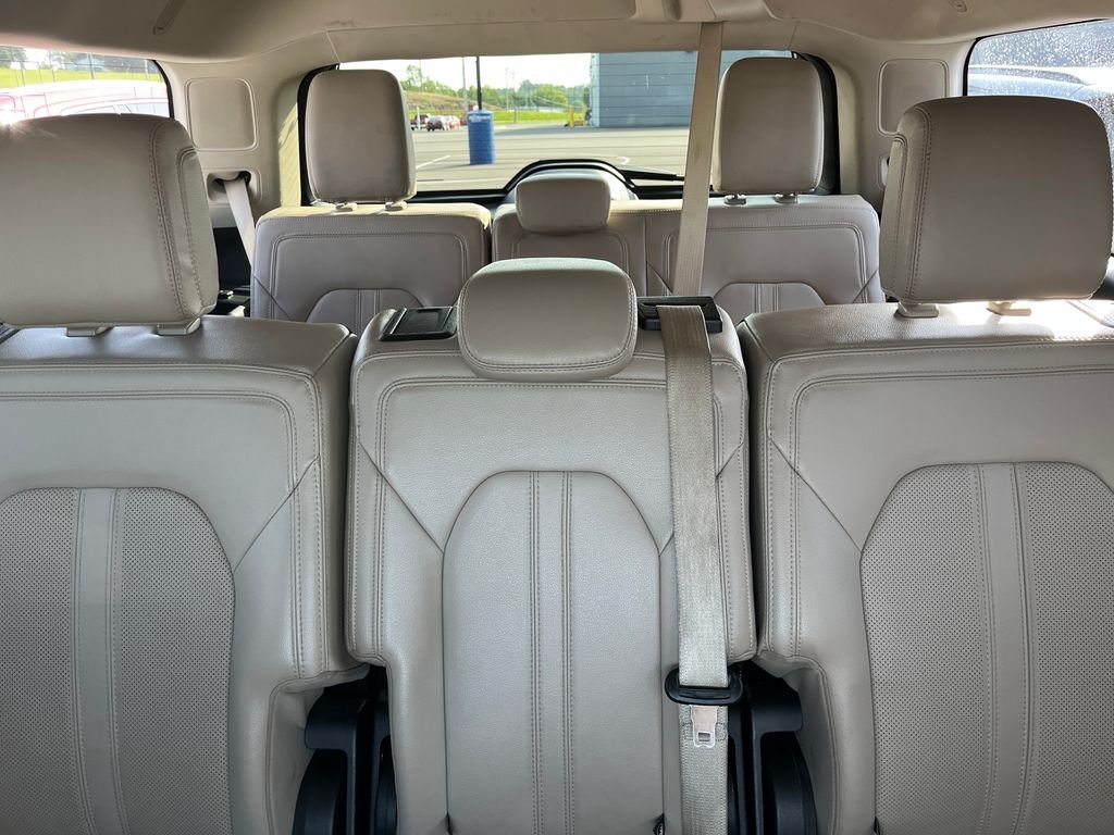 Used 2022 White Ford Limited image 23