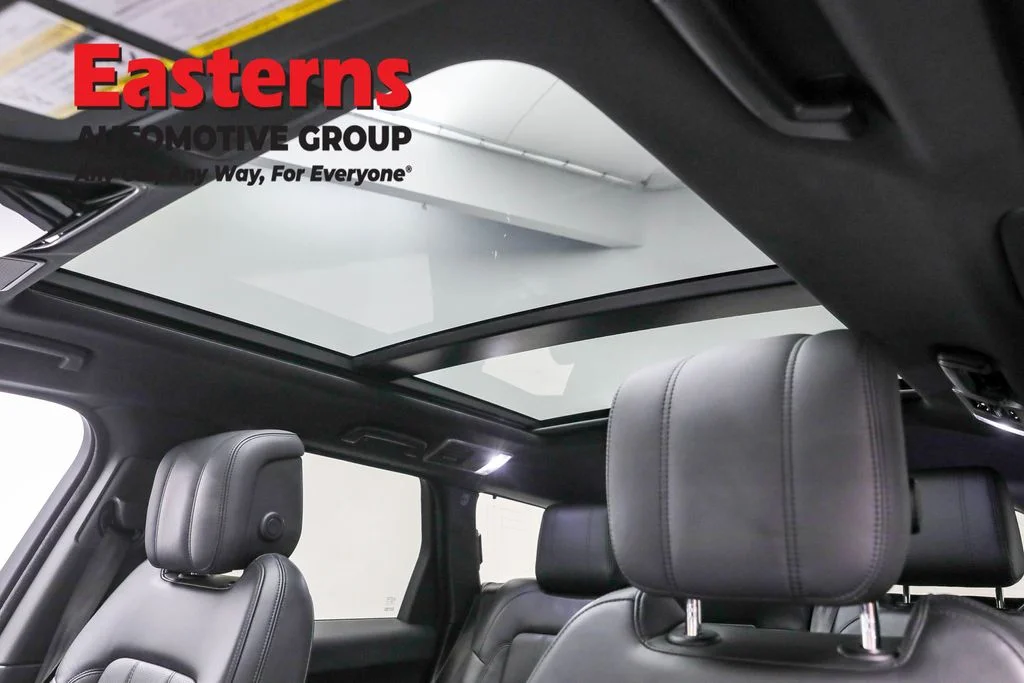 Used 2022 Red Land Rover HSE Silver Edition image 27