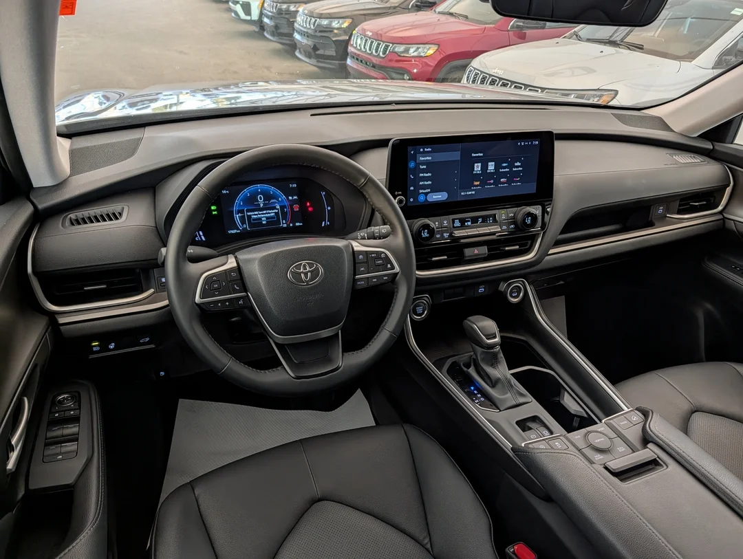 Certified Used 2026 Grey Toyota XLE - Leather - 12.3 Touchscreen - Safety Sense 3.0 - Lane Departure & More image 23
