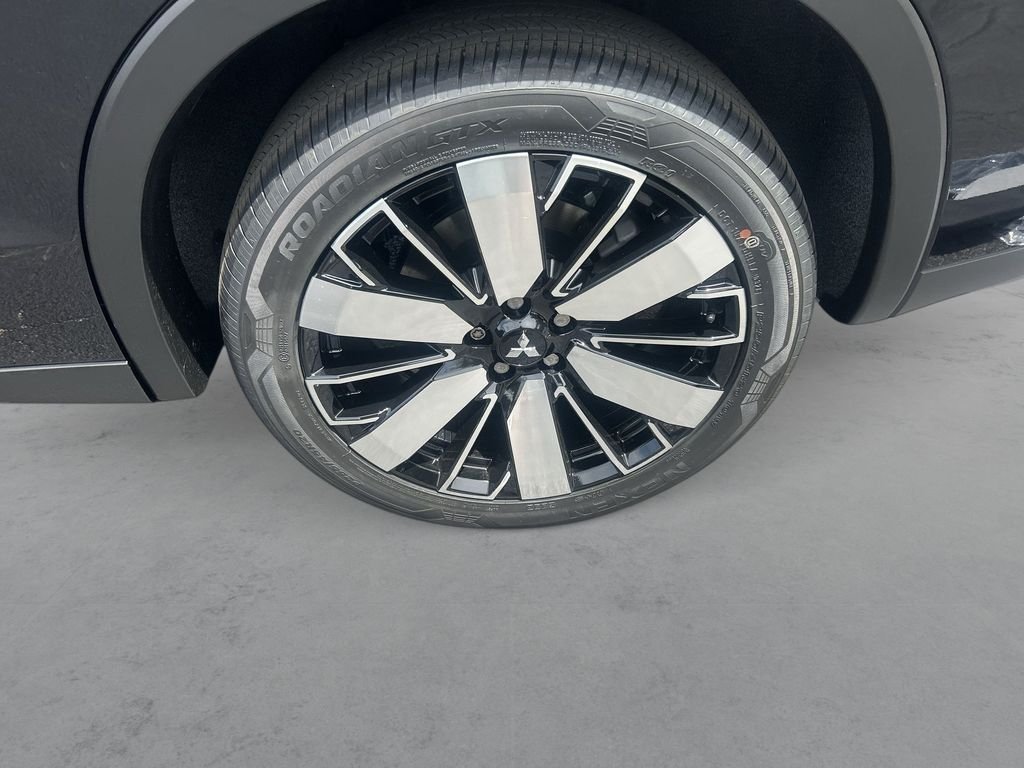 New 2026 LABRADOR BLK PR Mitsubishi SE image 33