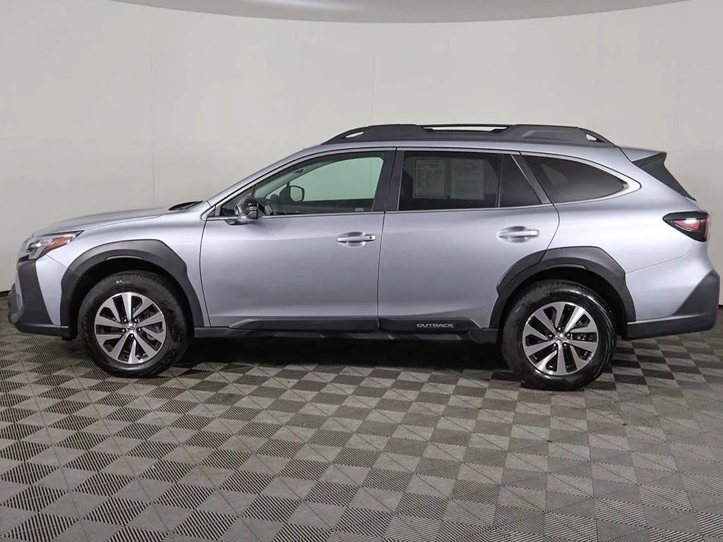 Used 2025 Ice Silver Metallic Subaru Premium image 14