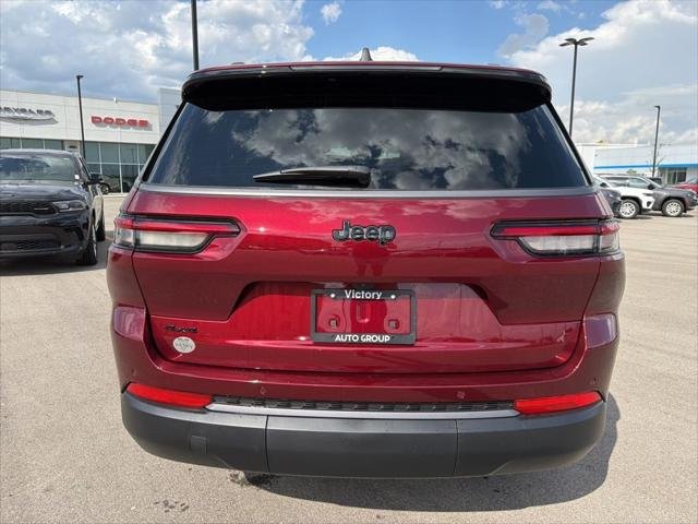 New 2026 Velvet Red Pearl-Coat Exterior Paint Jeep Laredo image 5