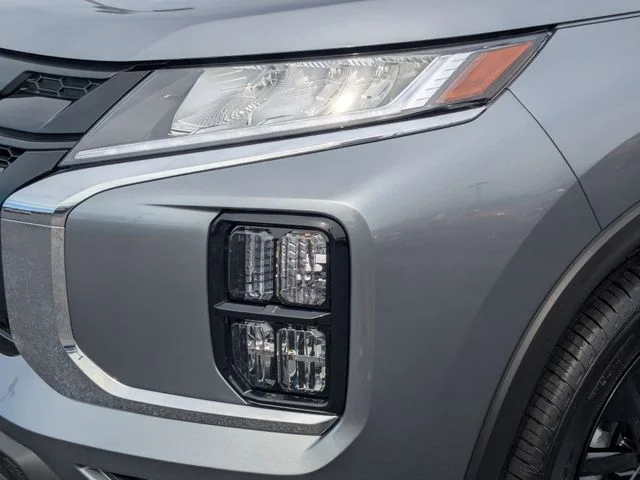 New 2027 Gray Mitsubishi 2.0 LE image 10