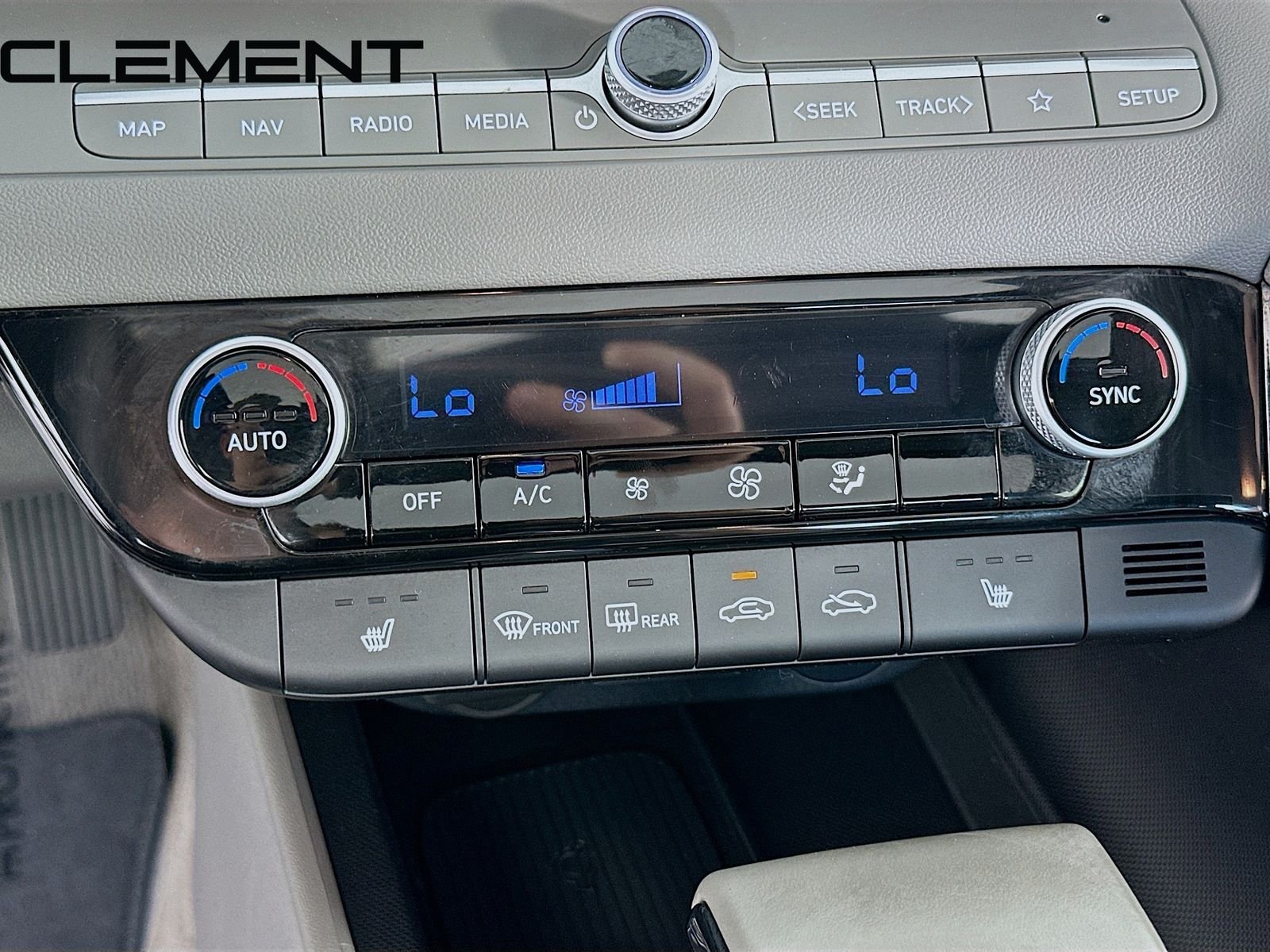 2024 Hyundai Elantra SEL - Photo 22