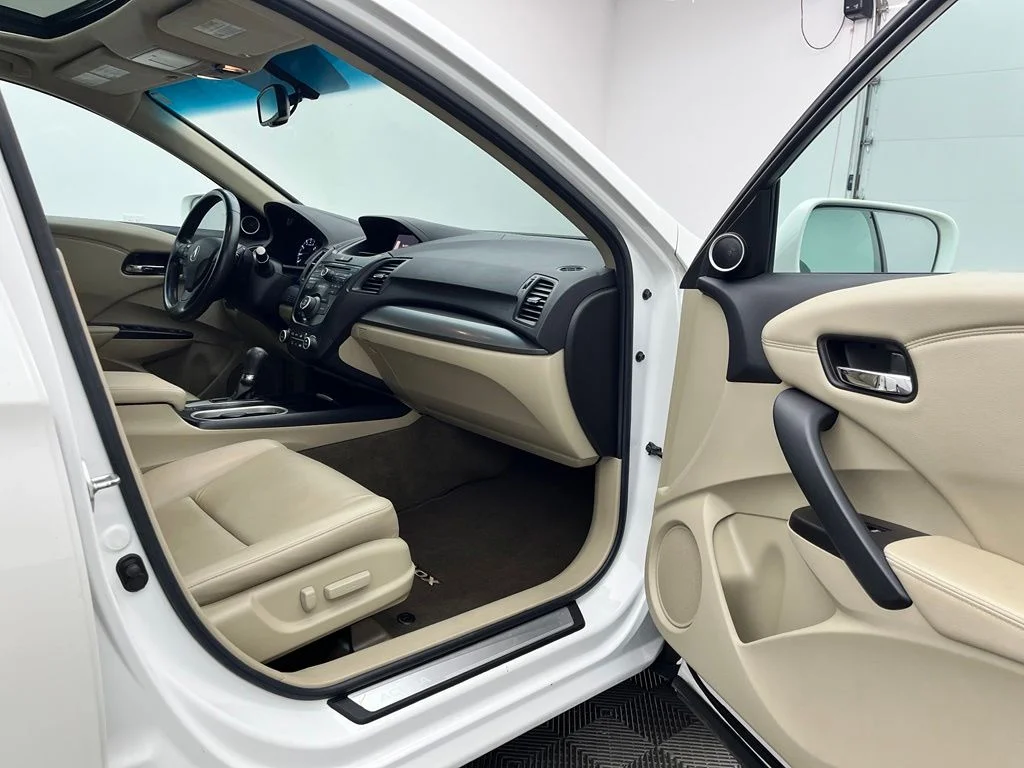 Used 2018  Acura Base image 33